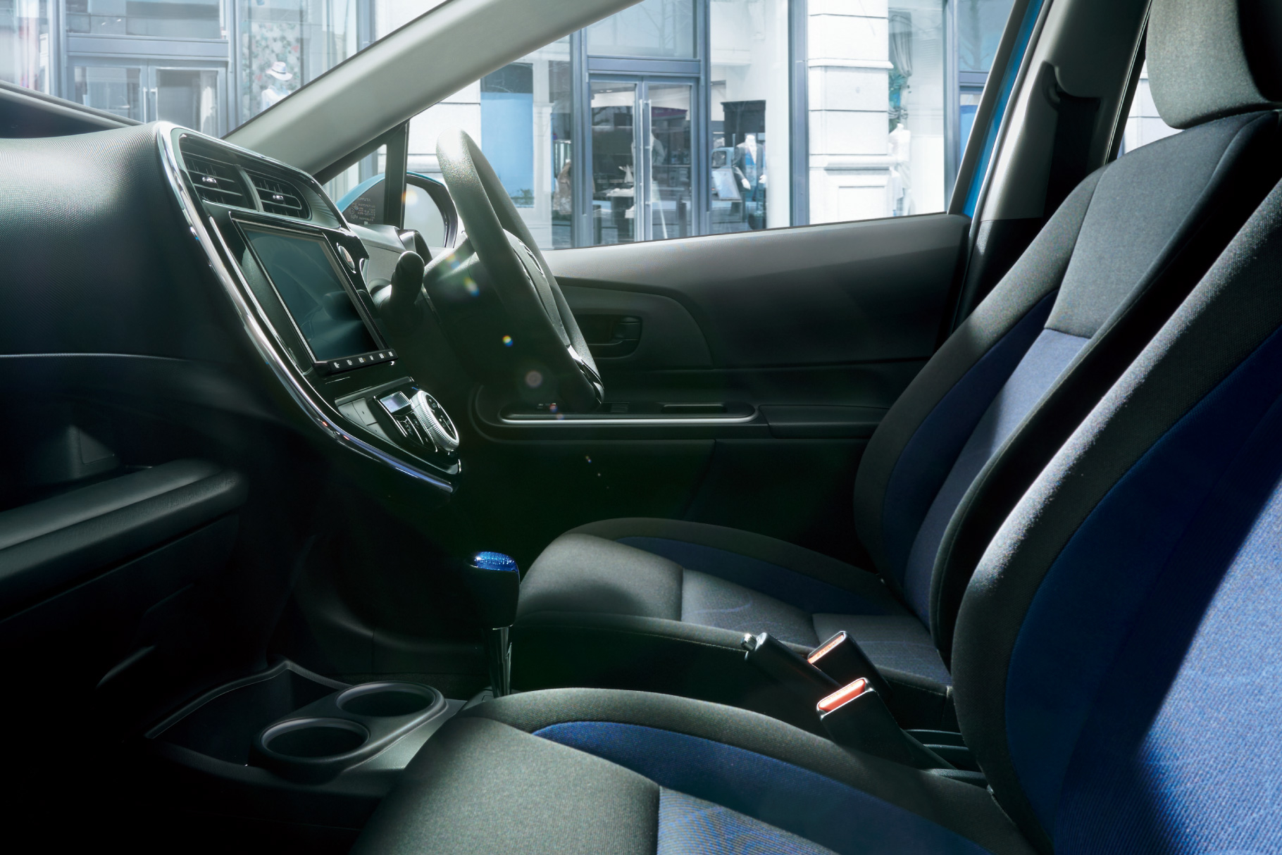 アクア 愛知トヨタ自動車株式会社