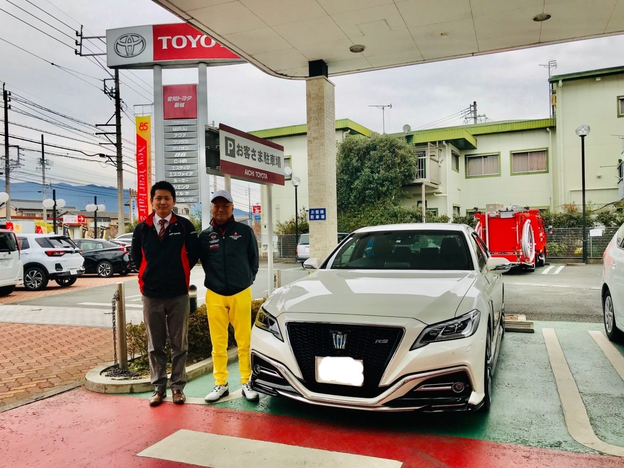 クラウンを納車しました