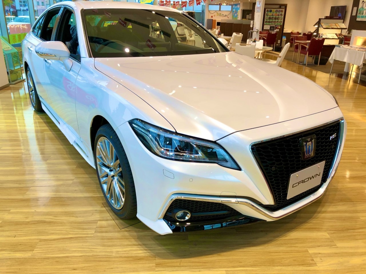 新型クラウン 展示車