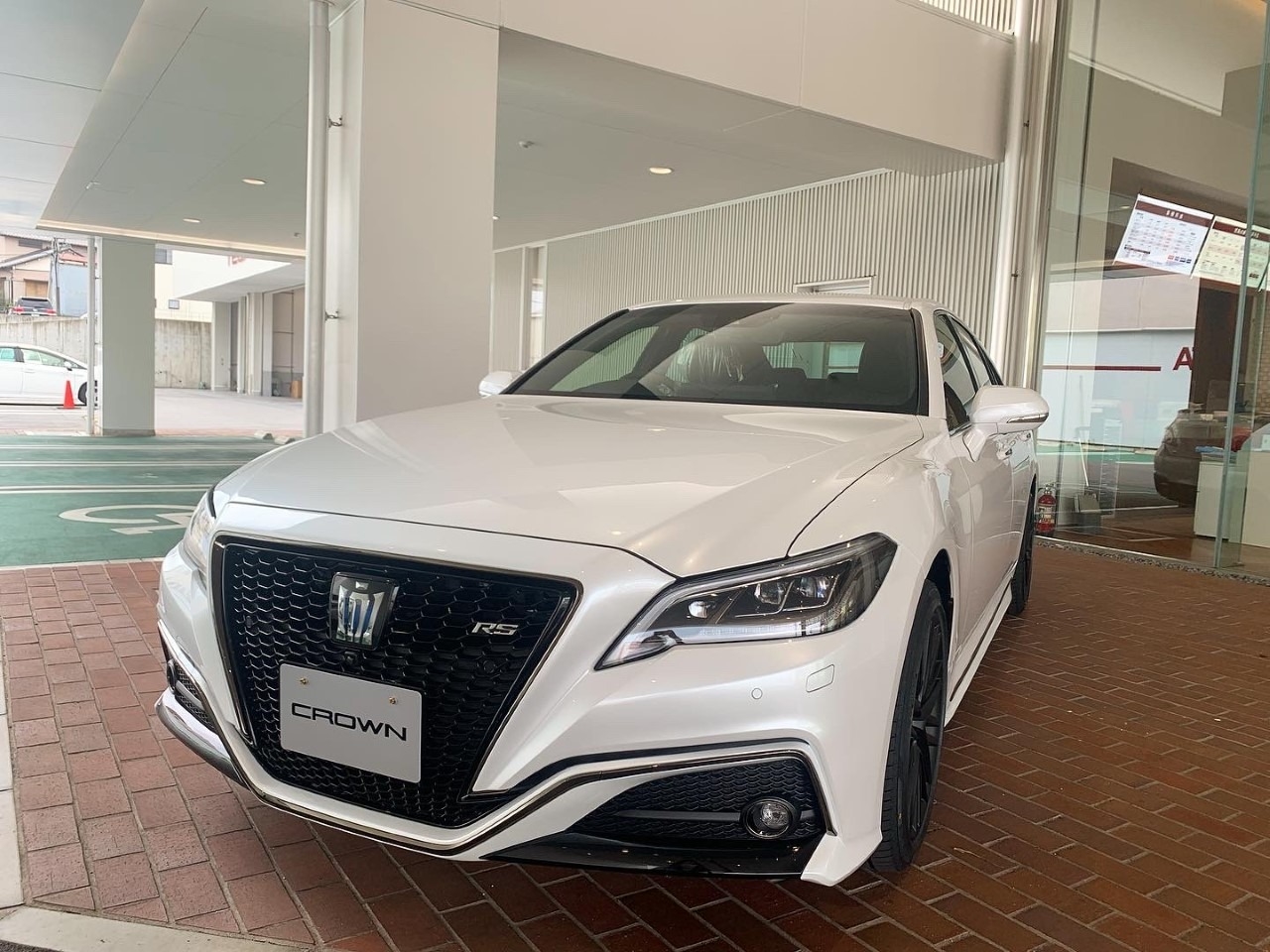 New展示車 クラウン