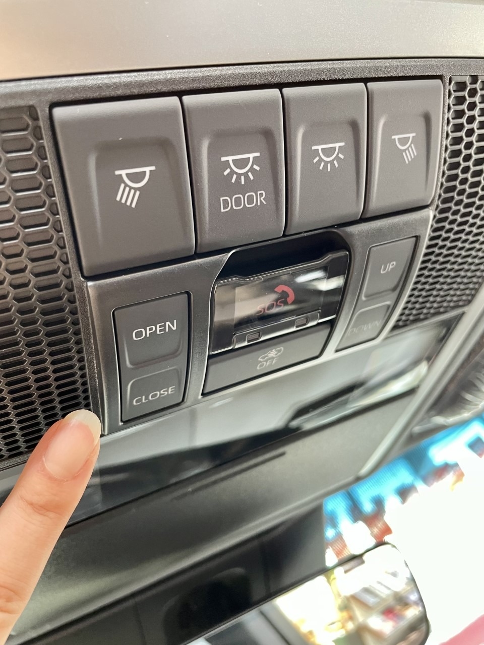 その２：春日井店のランクル「ＺＸ」をご紹介します！！ ①