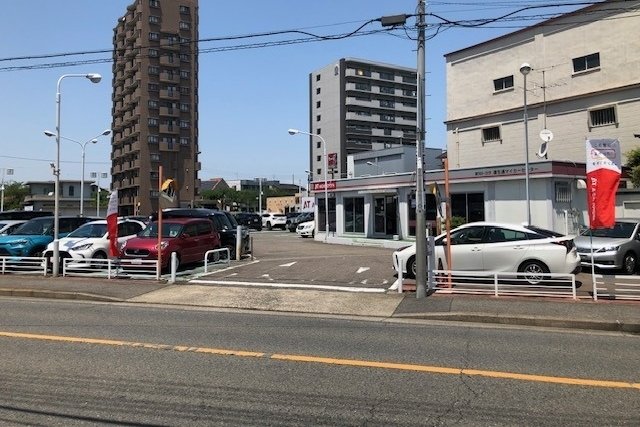康生通マイカーセンター 駐車場入り口