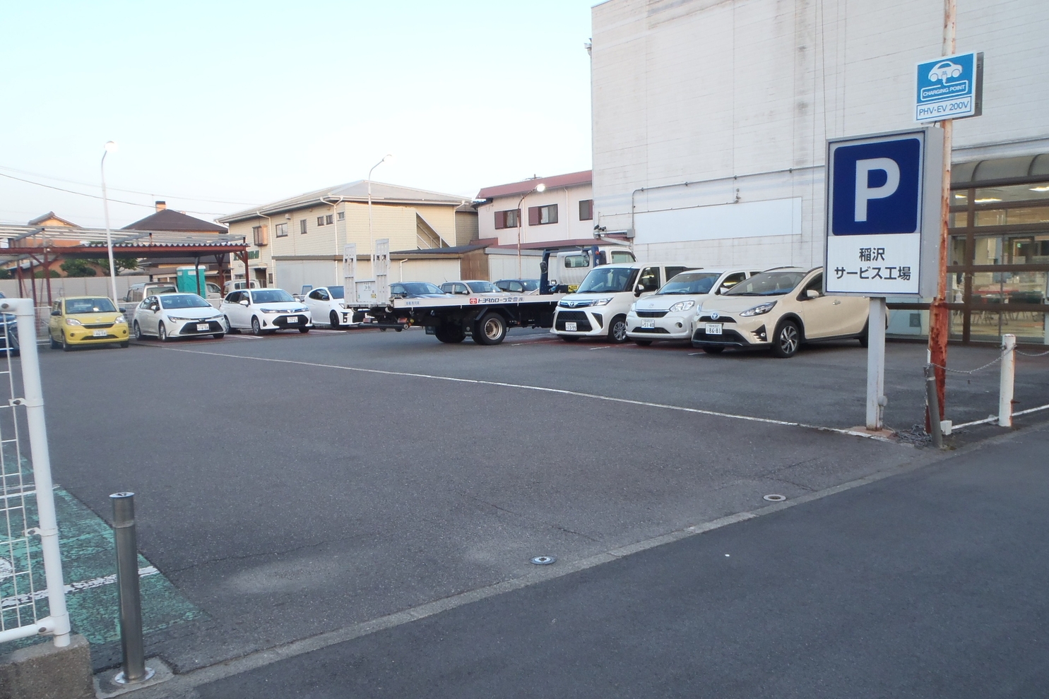 稲沢横地店(サービス) ③駐車場入口北