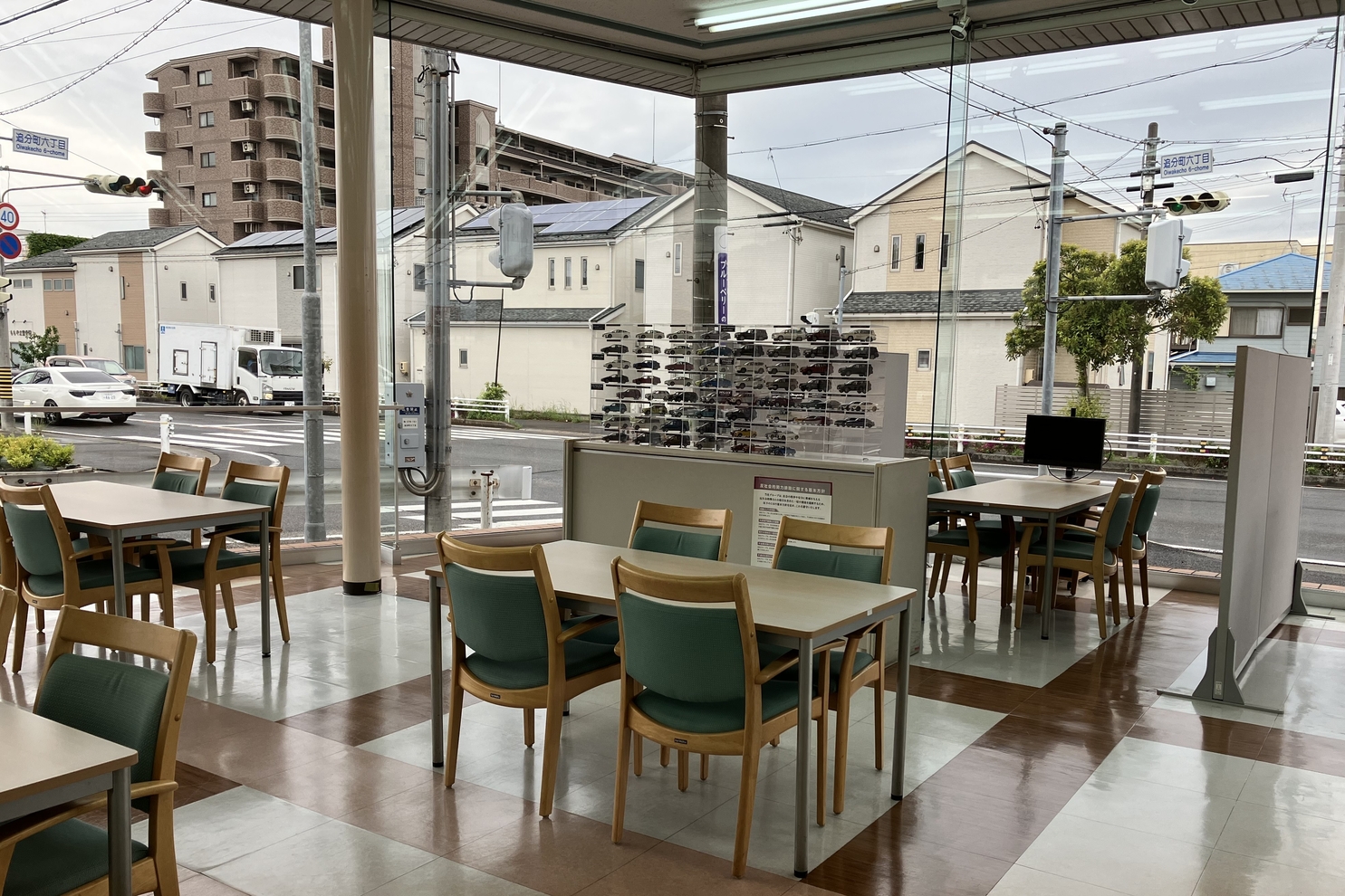 大府桃山店内観1