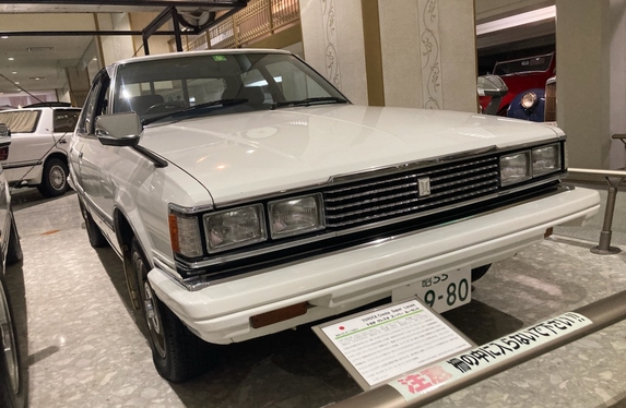 河口湖自動車博物館特注 トミカ 三菱 パジェロ 69-4-5