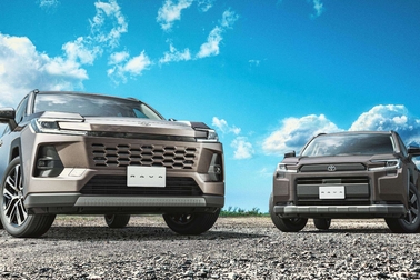 （左）：Z（ハイブリッド）