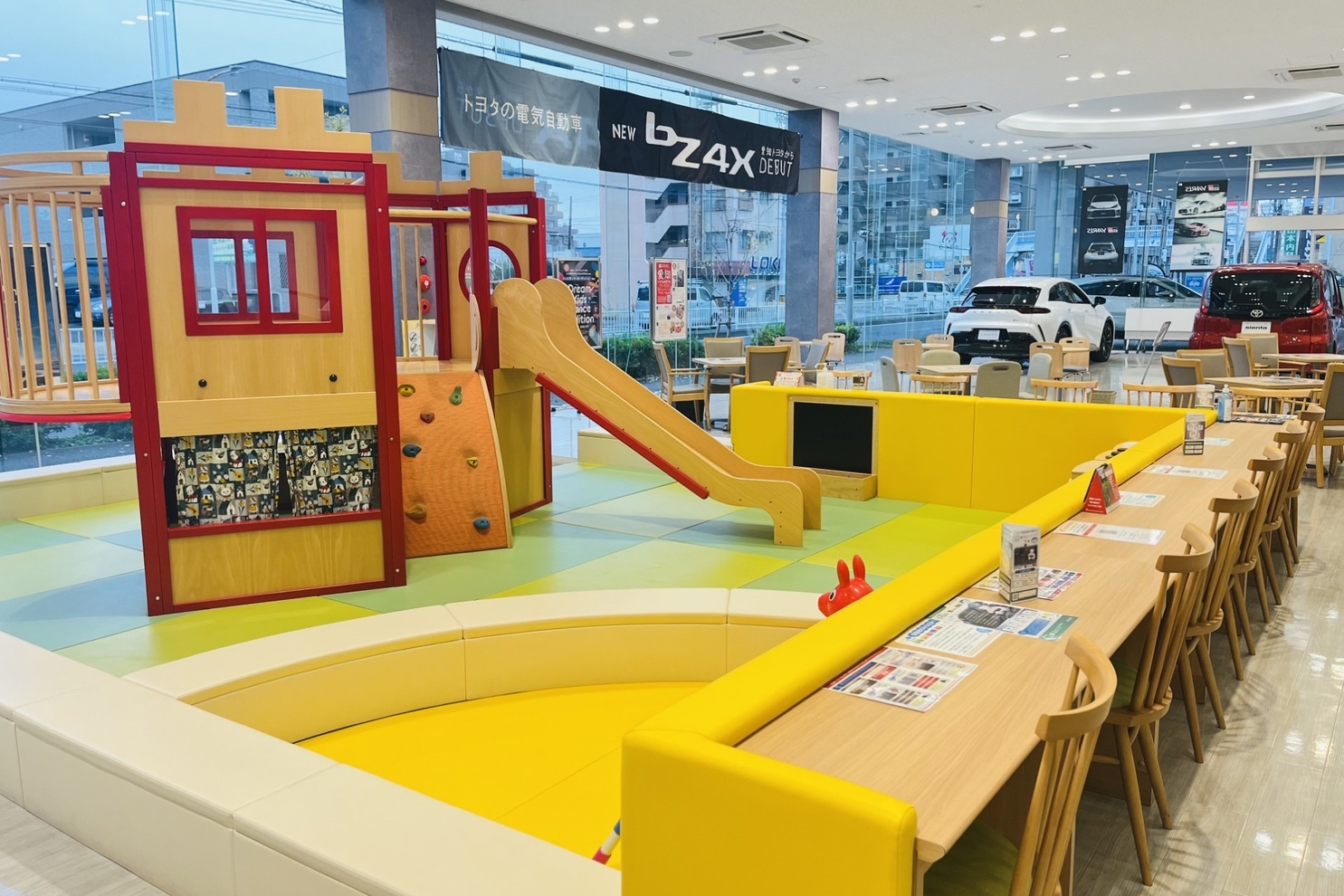 鳴海店キッズコーナー2601